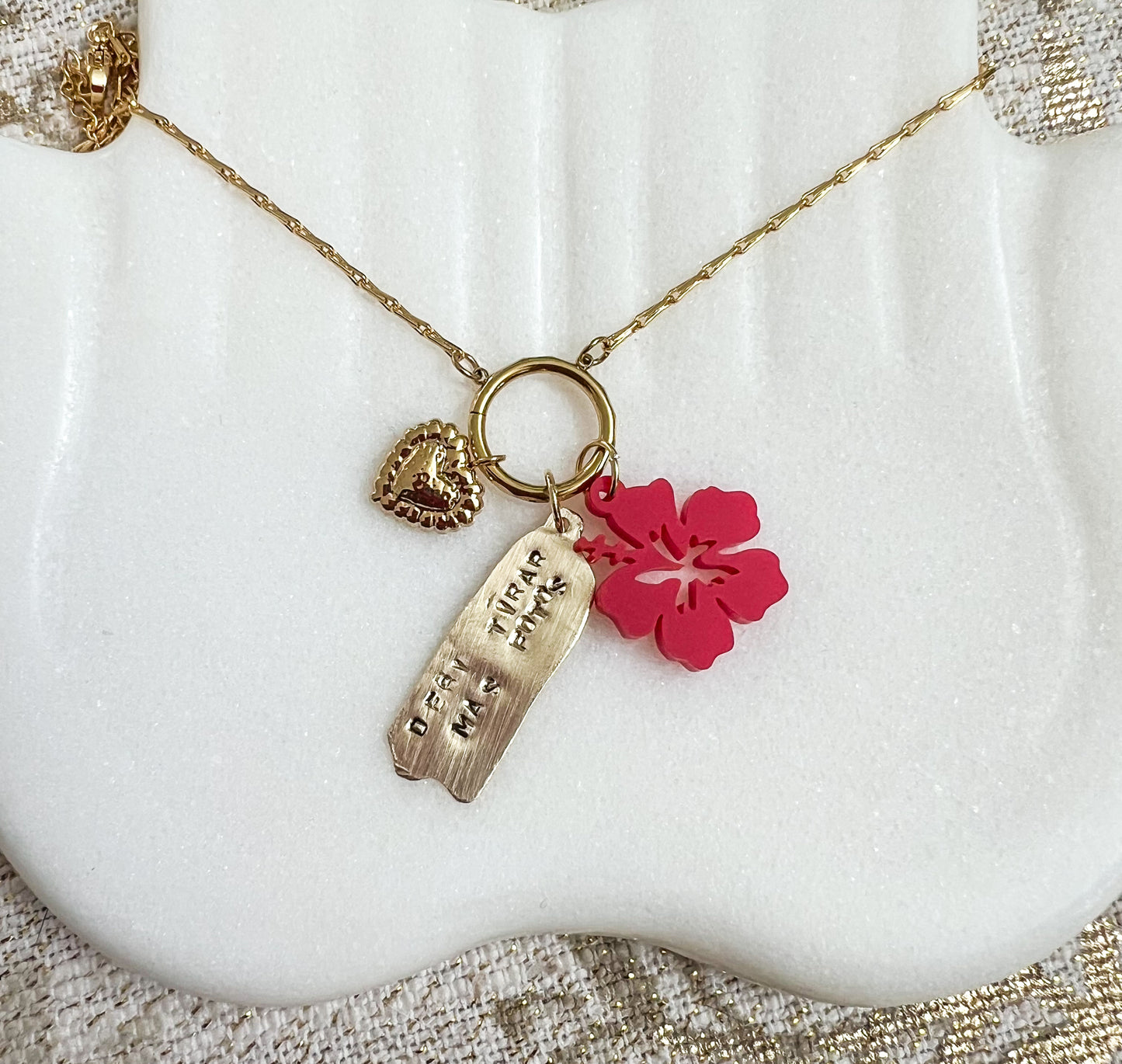 Debi Tirar Mas Fotos Necklace