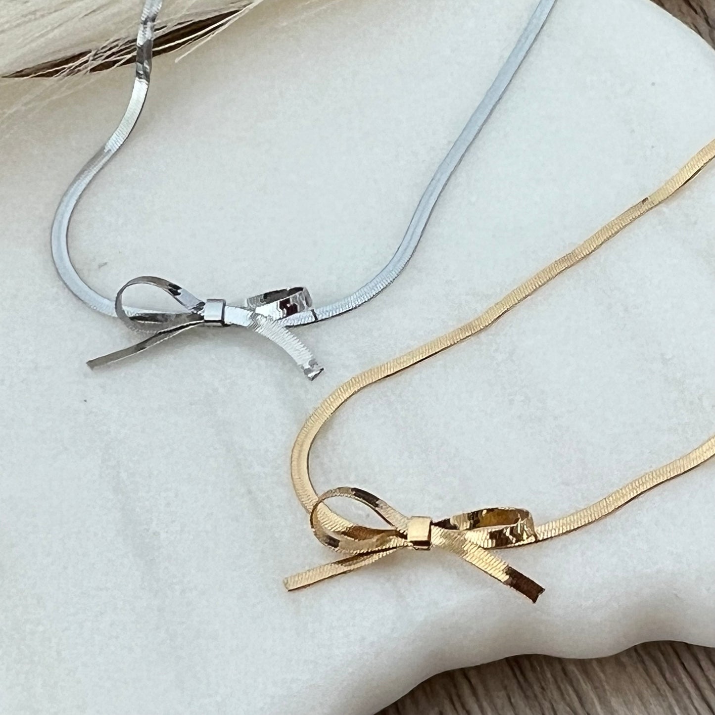 Small Bow Necklace / Choker